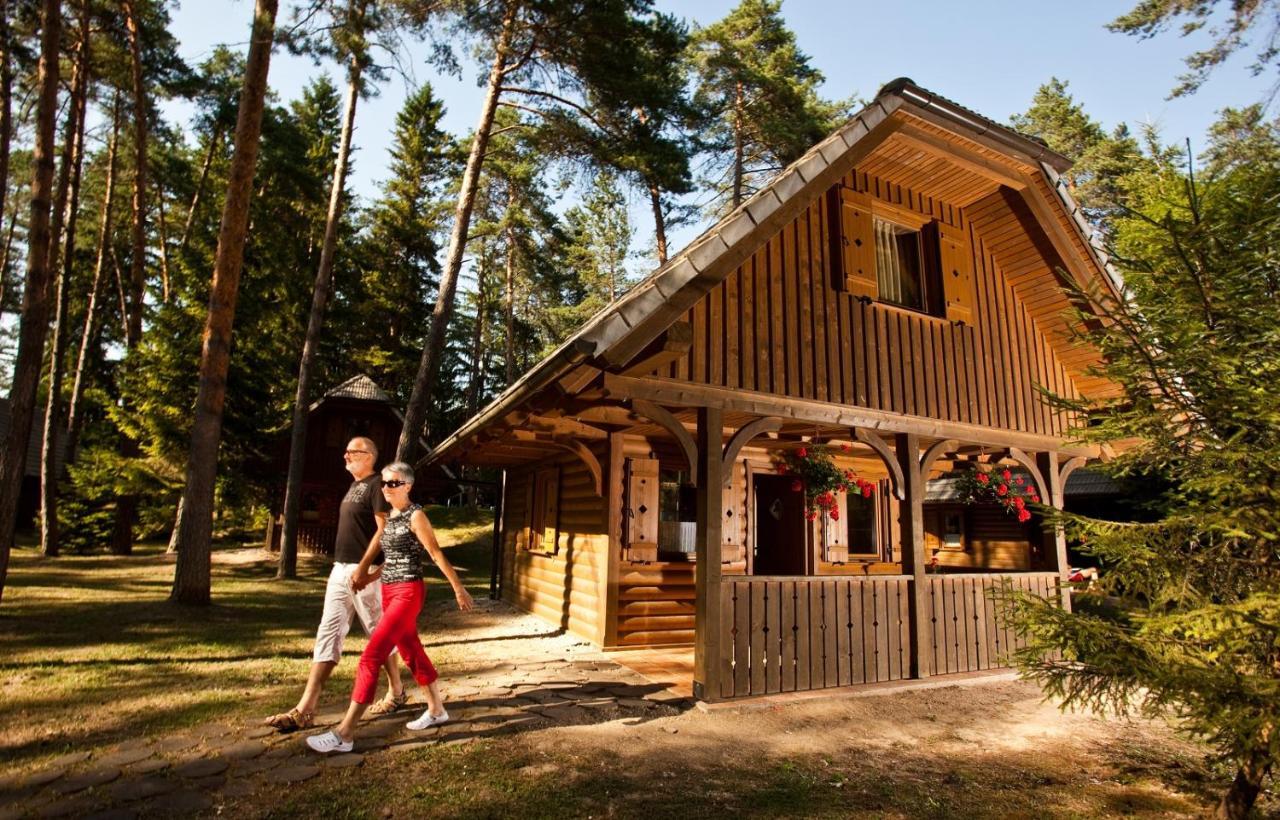 Hôtel Bungalovi Camping Sobec à Lesce  Extérieur photo